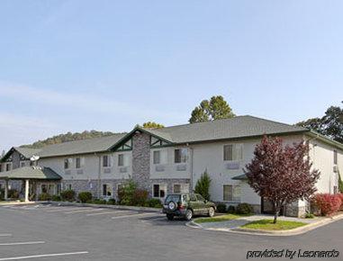 Super 8 By Wyndham Louisa Motel Exterior photo